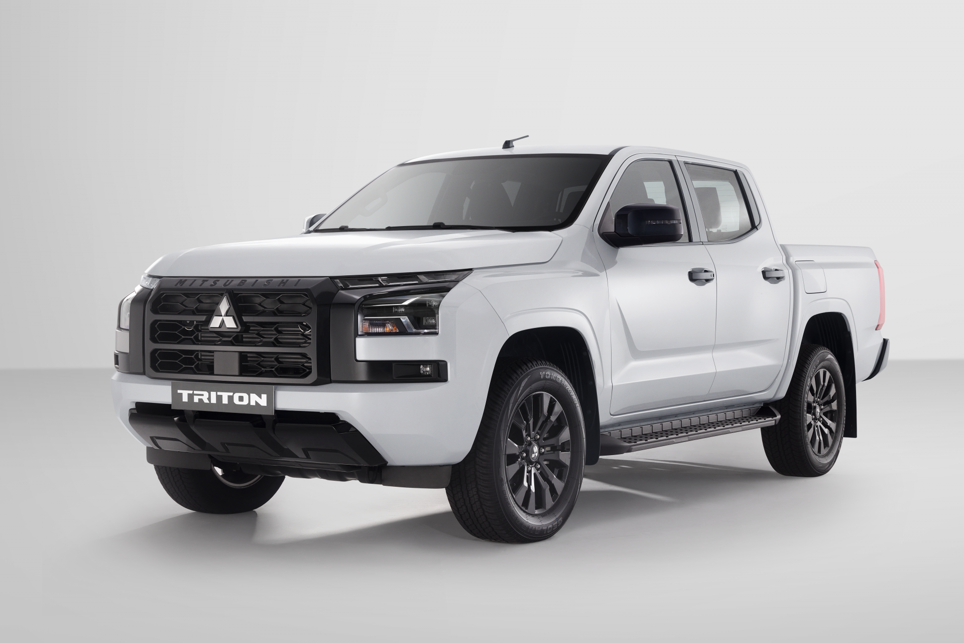 Mitsubishi Triton 2026 màu trắng tại Việt Nam