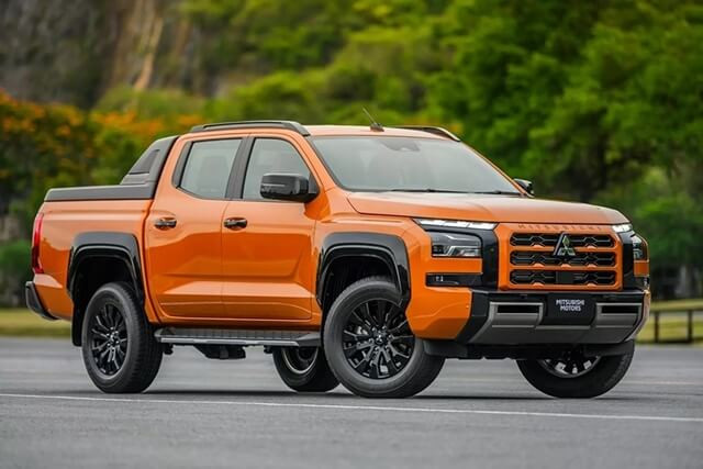Mitsubishi Triton 2026 màu cam