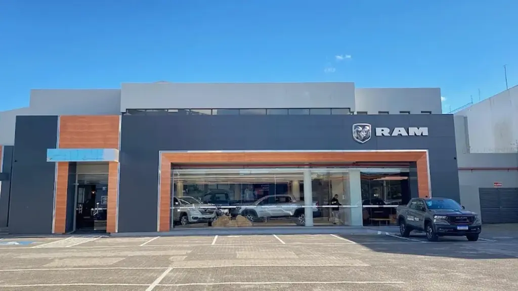 Đánh giá chi tiết đại lý RAM Vinh – Showroom, dòng xe, giá, dịch vụ & mua trả góp tại TP HCM 1 Không gian trưng bày và cơ sở vật chất tại đại lý RAM Vinh