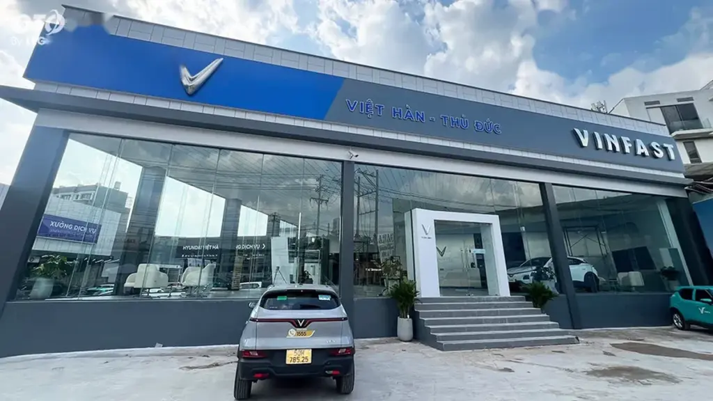 Đánh giá chi tiết đại lý VinFast Việt Hàn Thủ Đức – Showroom, dòng xe, giá, dịch vụ và mua trả góp 1 Không gian trưng bày và cơ sở vật chất tại đại lý VinFast Việt Hàn Thủ Đức