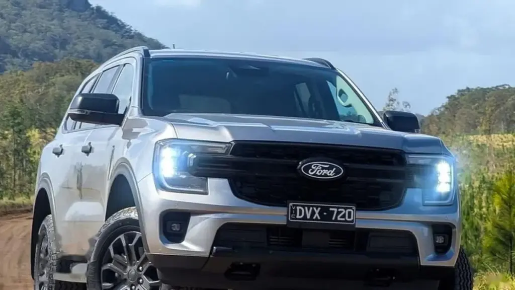 Ford Everest 2027: Đánh giá phiên bản máy dầu bốn xi-lanh, giá cạnh tranh và trang bị đầy đủ