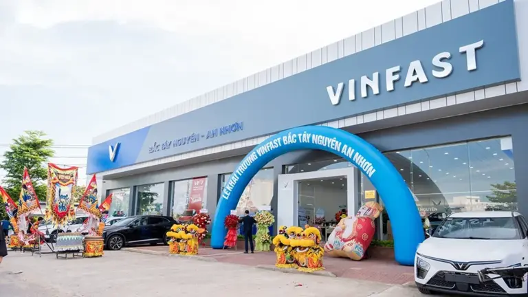 Không gian trưng bày và cơ sở vật chất tại đại lý VinFast Bắc Tây Nguyên An Nhơn